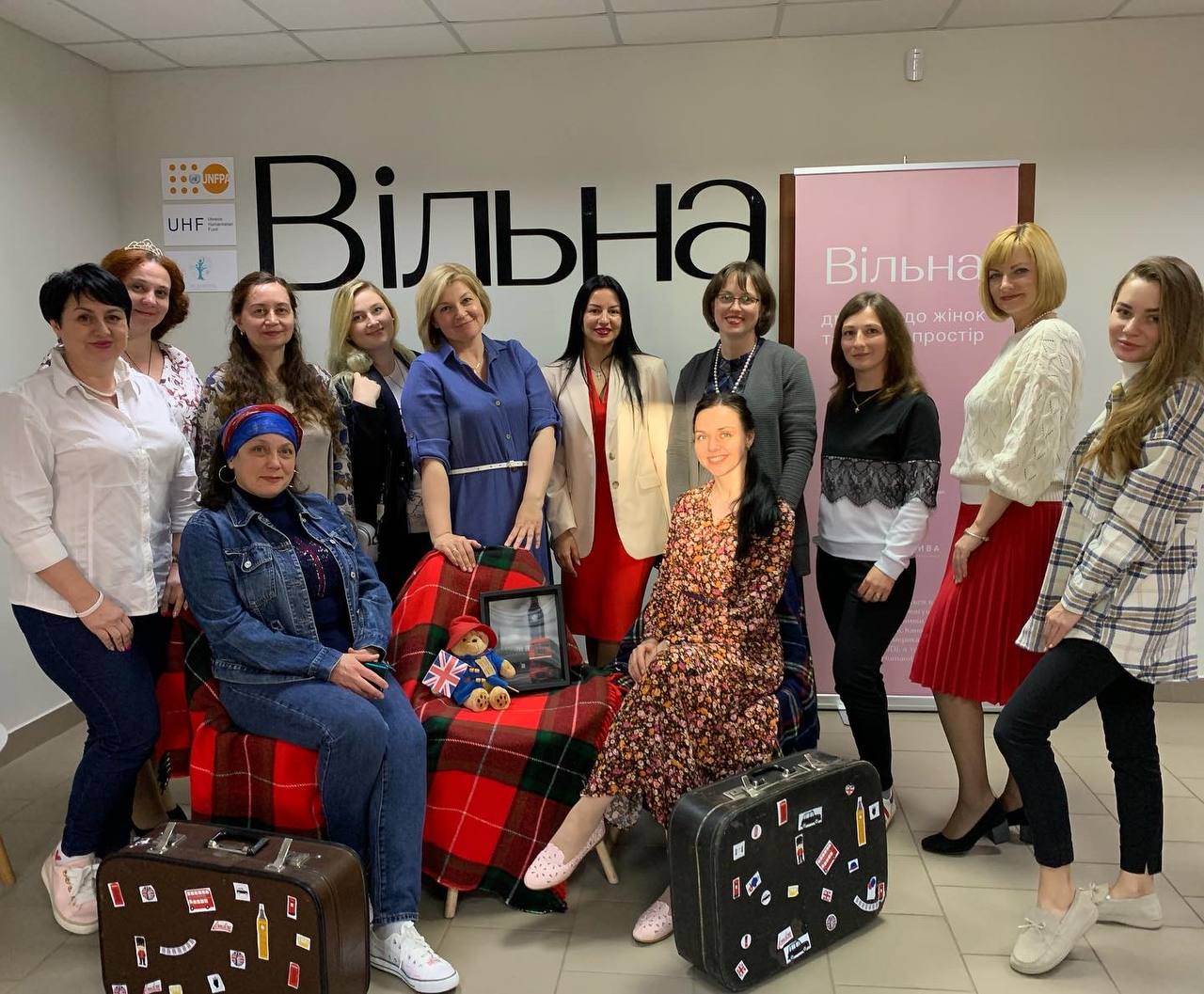 Дружні простіри для жінок та дівчат «Вільна» в роботі.